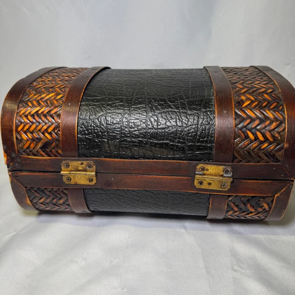 Vintage Woven Bamboo Leather‎ Trunk Jewelry Box Keepsake Decorative Storage